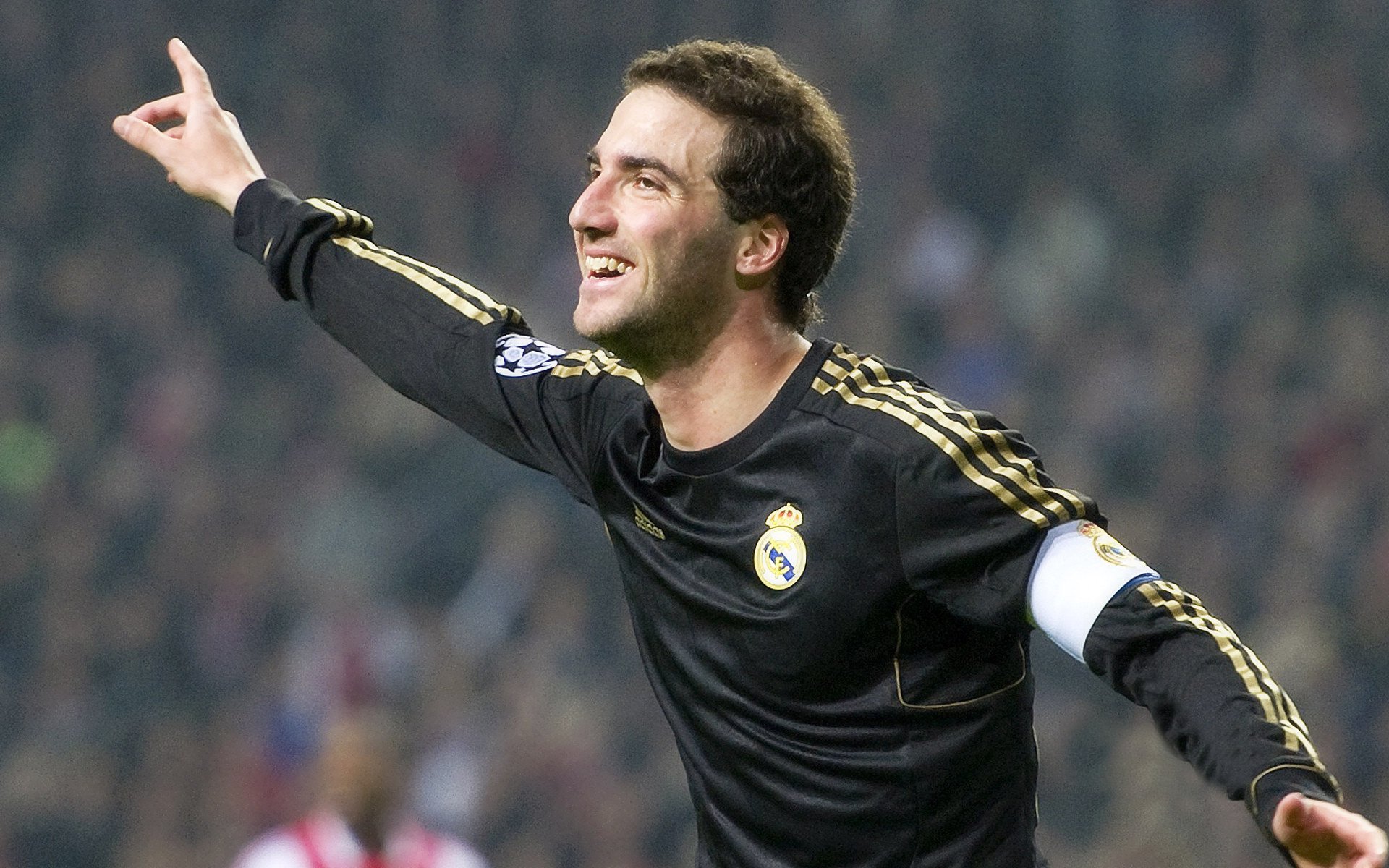 沙特血拼英格兰，加维成为关键先生，一场颠覆传统的战术革命