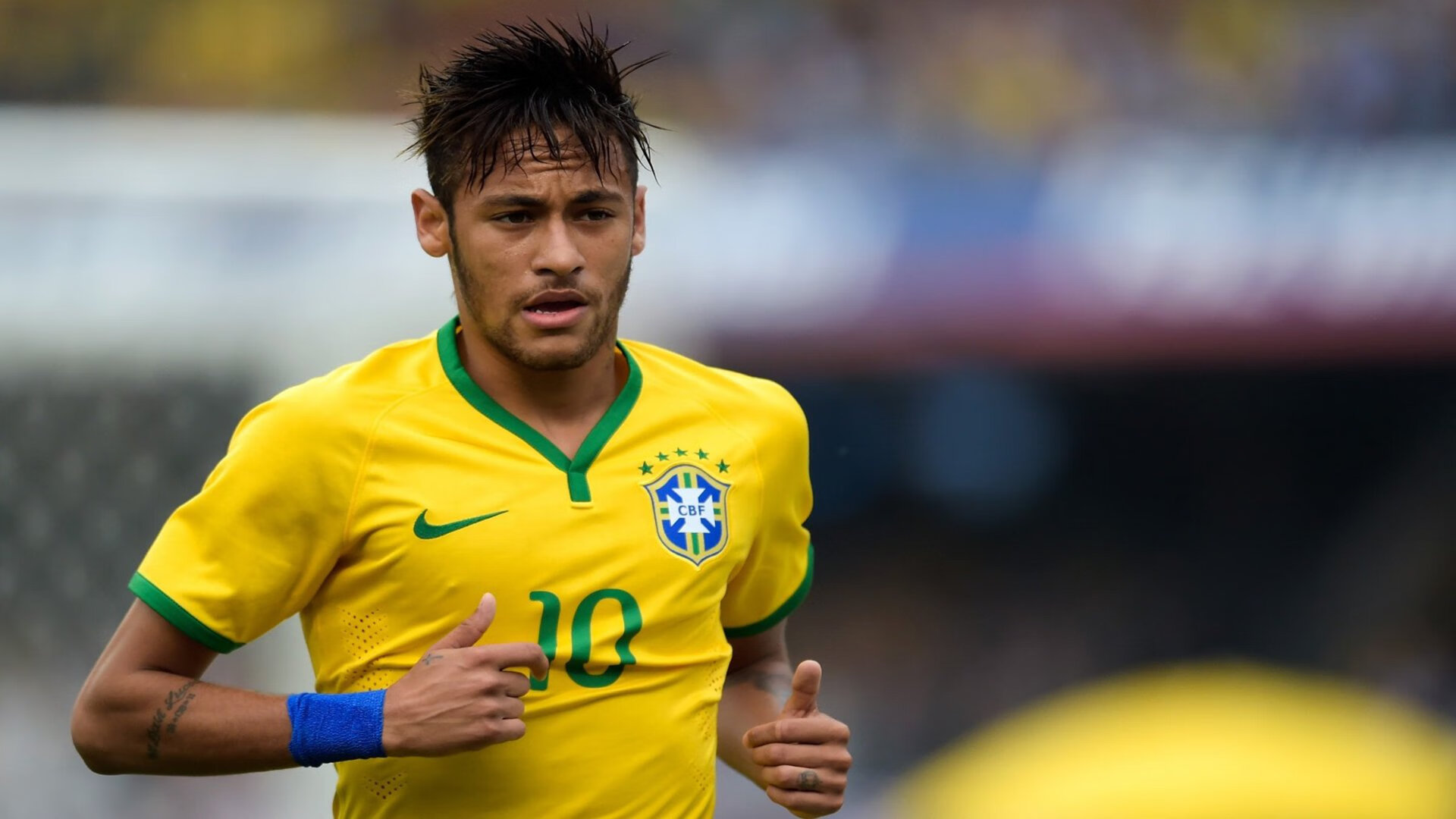 赛道上的逆袭，索伯鏖战迈凯伦，勒克莱尔带队取胜